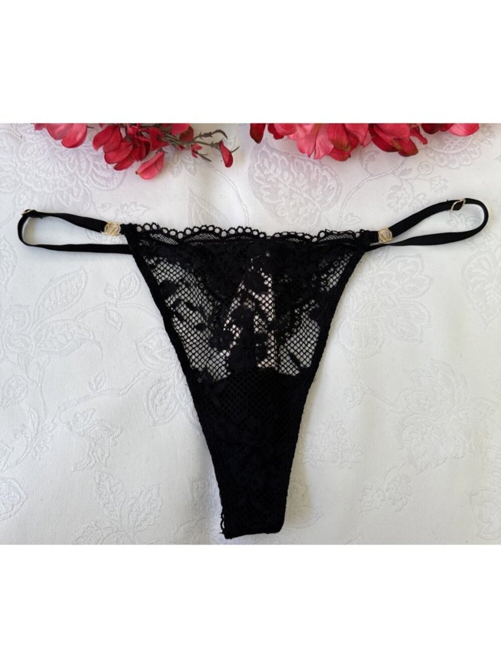 VICTORIA'S SECRET M BLACK LACE GOLD CHARMS THIN STRING THONG PANTIES NWT